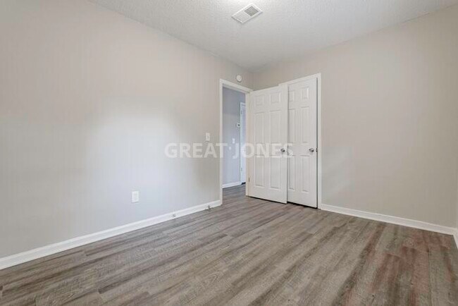 Building Photo - 1209 Hemlock St