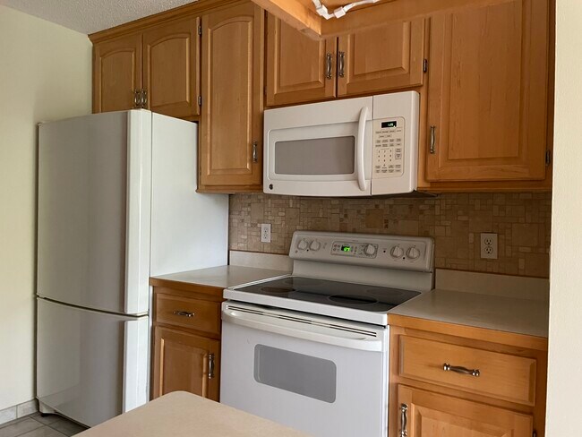 Building Photo - 9519 Hartford Cir