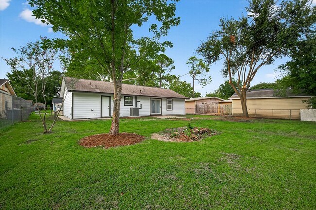 Building Photo - 7131 Mobud Dr