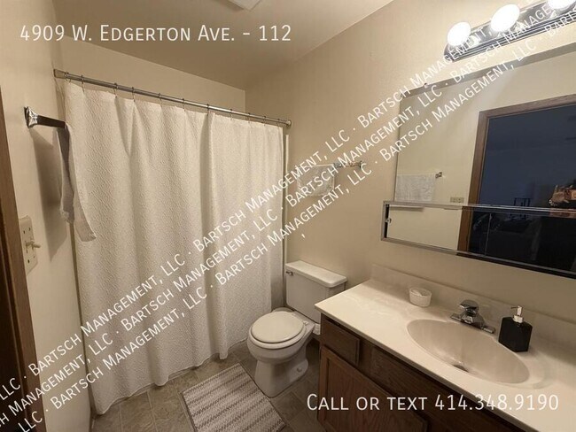 Building Photo - 4909 W Edgerton Ave