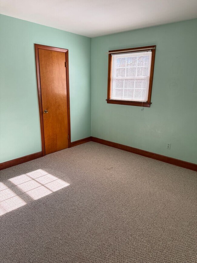 Building Photo - 4 Bedroom || 2.5 Bathroom Home in Boonsboro