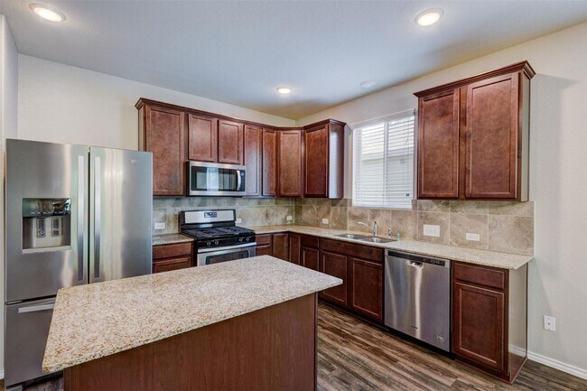 Building Photo - Move-In Ready! Open-Concept Home in Prime Conroe Location