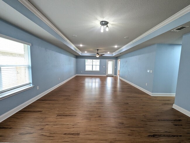 Building Photo - 2266 Paloma St