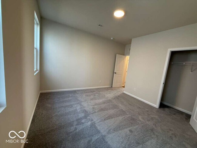 Building Photo - 3815 Sterling Dr