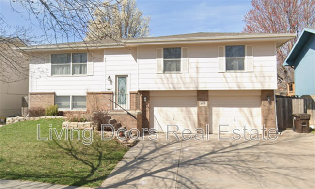 Primary Photo - 2433 SW 16th St