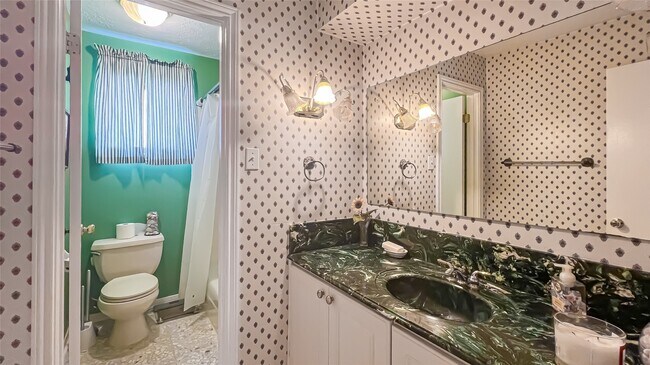 Building Photo - 9206 Hendon Ln