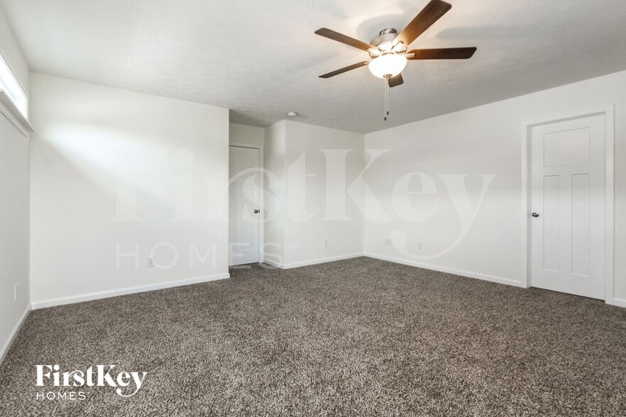Building Photo - 7240 Lockford Walk N