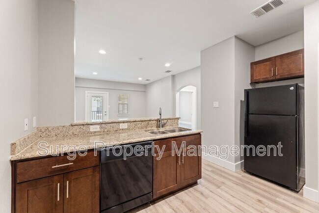 Building Photo - 13609 Pinnacle Cir W