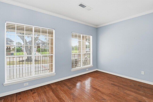 Building Photo - 201 Las Brisas St