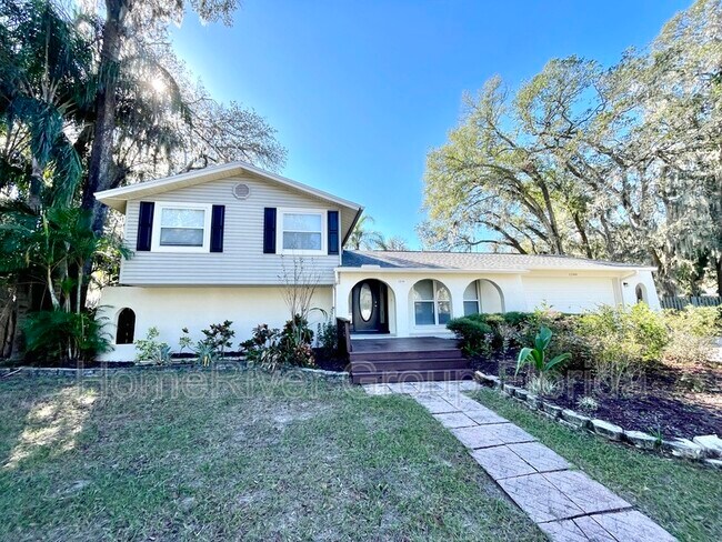 Primary Photo - 1200 Lake Valrico Ln