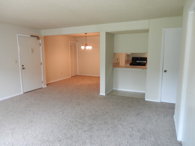 Building Photo - LOVELY spacious 2 bed/2 bath Westminster c...