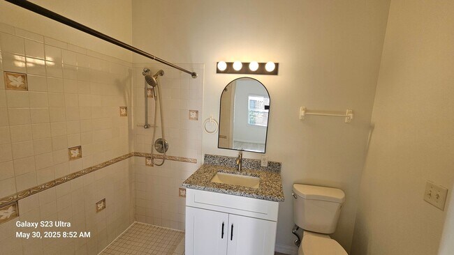 Building Photo - Fully Remodeled 3 Bedroom, 2 Bath Duplex w...
