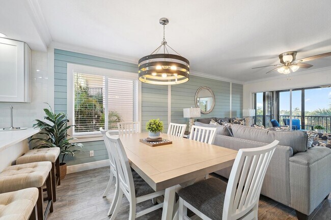 Building Photo - 275 Palm Ave