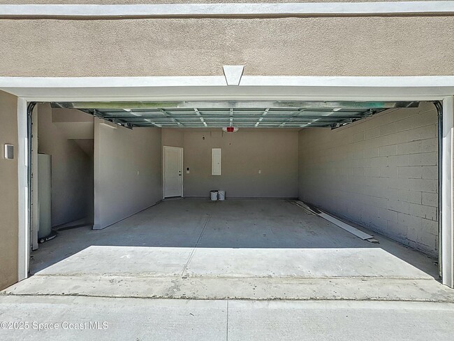 Building Photo - 512 L M Davey Ln