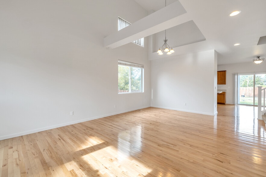 Building Photo - 5202 S 214th Way