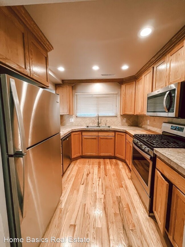 Building Photo - 4 br, 2.5 bath House - 3212 Shadowbrook Dr