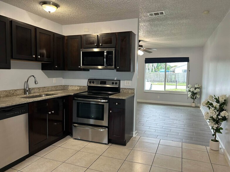 Opens beautifully into the living room ?? - 7669 SE James St