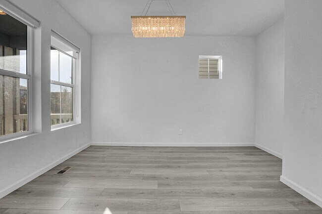 Building Photo - $2,995.95,  4-bed, 3.5-bath, located in Aurora with beautiful finishes.