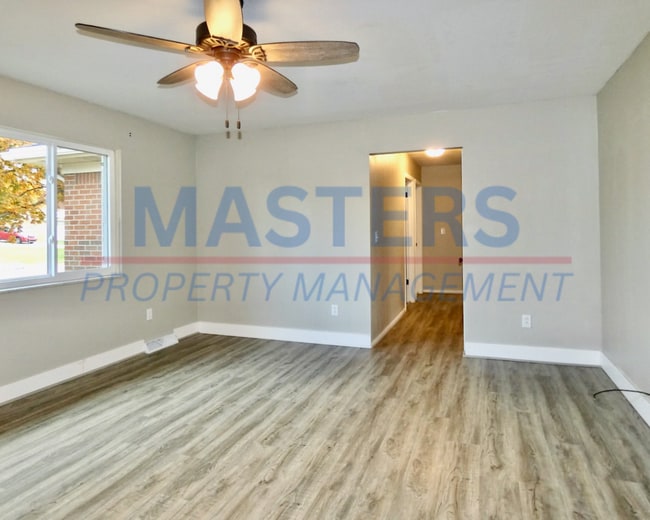 Building Photo - 2017 Garden Ln