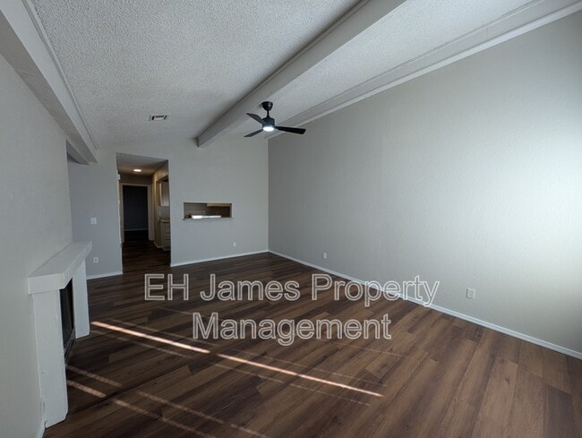 Building Photo - 11031 E 14th Ct