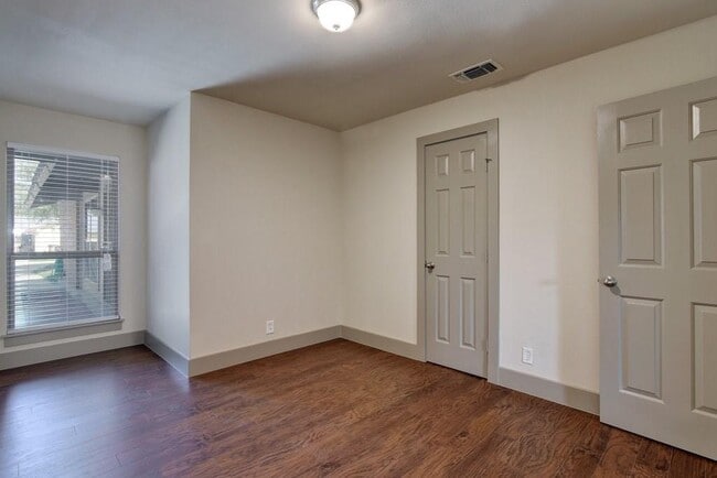 Building Photo - 9415 Quail Meadow Dr