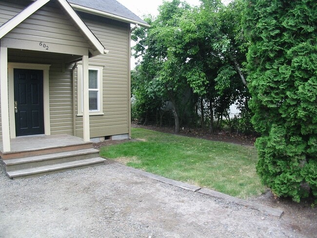 Building Photo - Charming 3-Bedroom Two-Story Home with Fenced Yard!