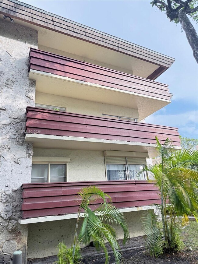 Building Photo - 1205 Mariposa Ave