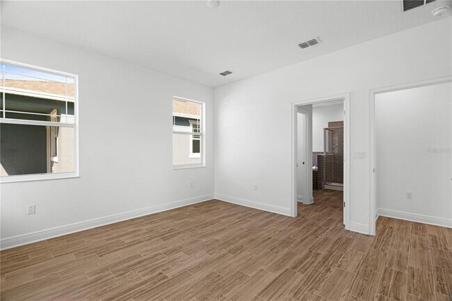 Building Photo - 930 57th Ave N