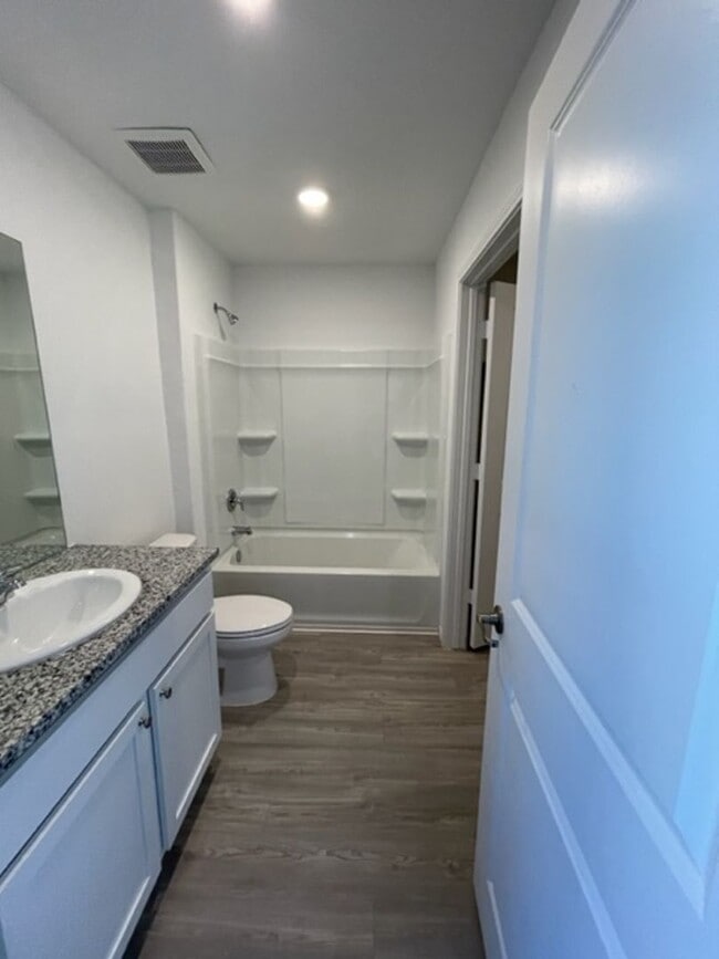 Building Photo - Ready for Move In- Modern & Roomy- 4 Bedro...
