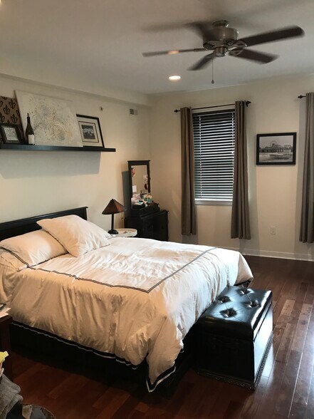 Building Photo - 1235 S 17th St