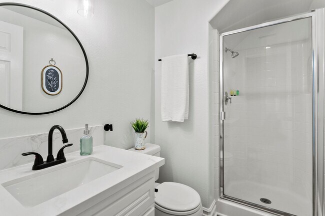 Building Photo - Stunning Aliso Viejo Pool Home 4 Bedroom