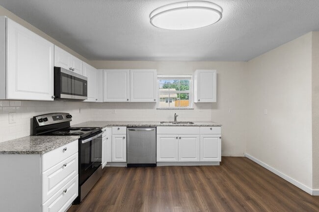 Building Photo - Charming Renovated Home for Lease in Denison!