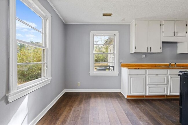 Building Photo - 3128 Club House Rd