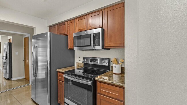 Building Photo - 66 Fairmount Ave