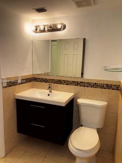 Building Photo - 3410 Foxcroft Rd