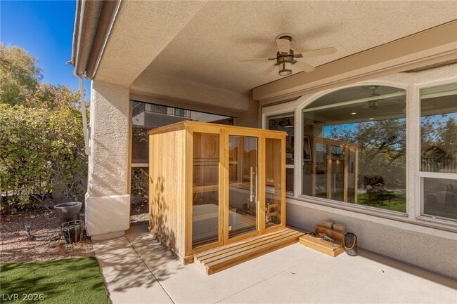 Building Photo - 9421 Queen Charlotte Dr