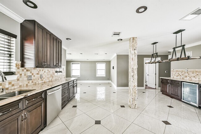 Building Photo - 6833 Concho St