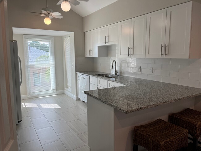 Building Photo - 18478 Tulip Rd