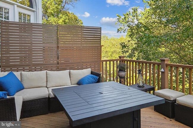Building Photo - 20366 Fallsway Terrace