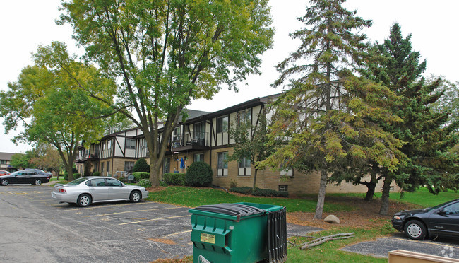 Building Photo - Indian Hills