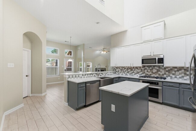 Building Photo - 7215 Bristol Ridge Dr