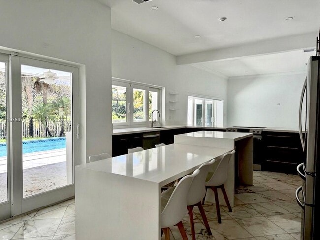 Building Photo - 4934 NW 94th Doral Pl