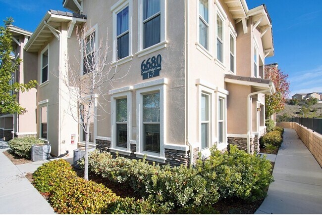 Building Photo - 6680 Canopy Ridge Ln