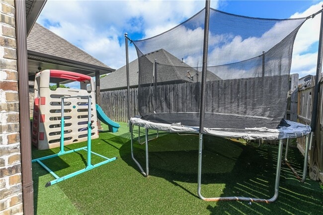 Building Photo - 5824 W Persimmon St