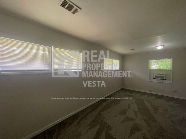 Building Photo - 3795 Spencer Cir