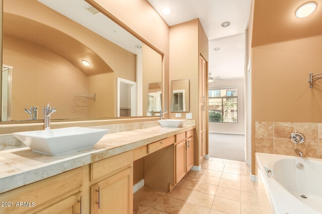 Building Photo - 14450 N Thompson Peak Pkwy