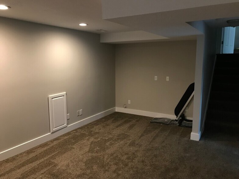 Building Photo - 3350 Rexford Pl