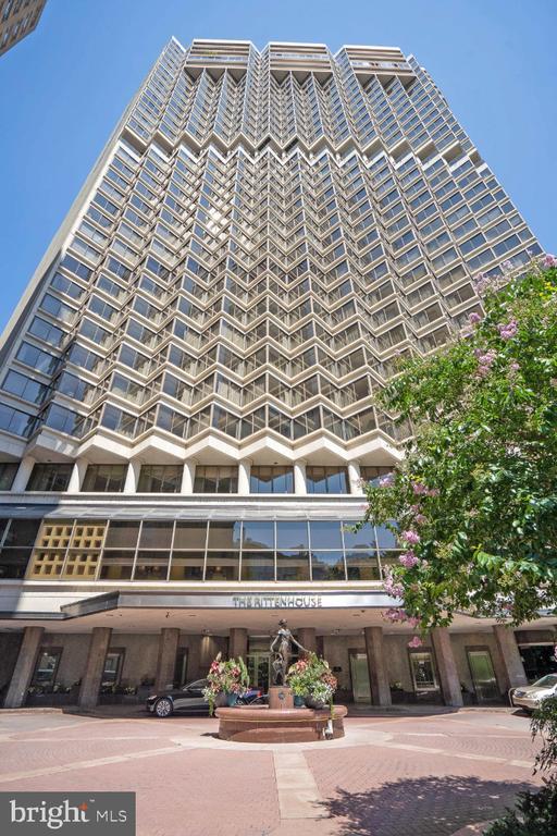 Building Photo - 202-10 W Rittenhouse Square