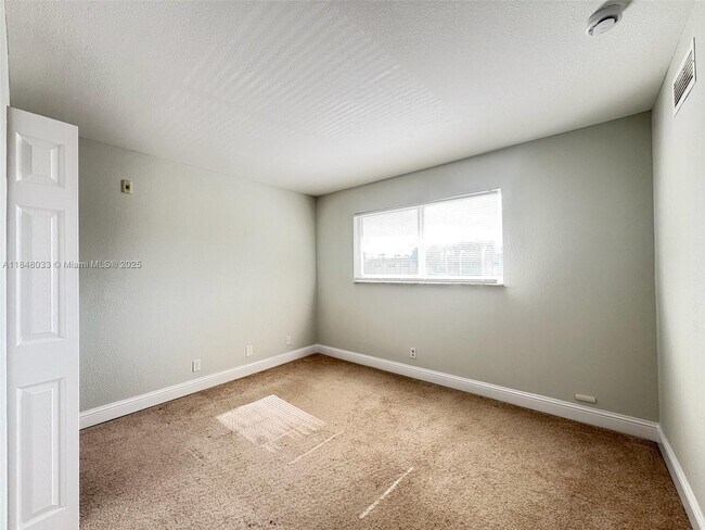 Building Photo - 2842 NW 55th Ave