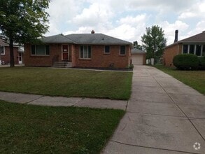 Building Photo - 82 Siegfried Dr